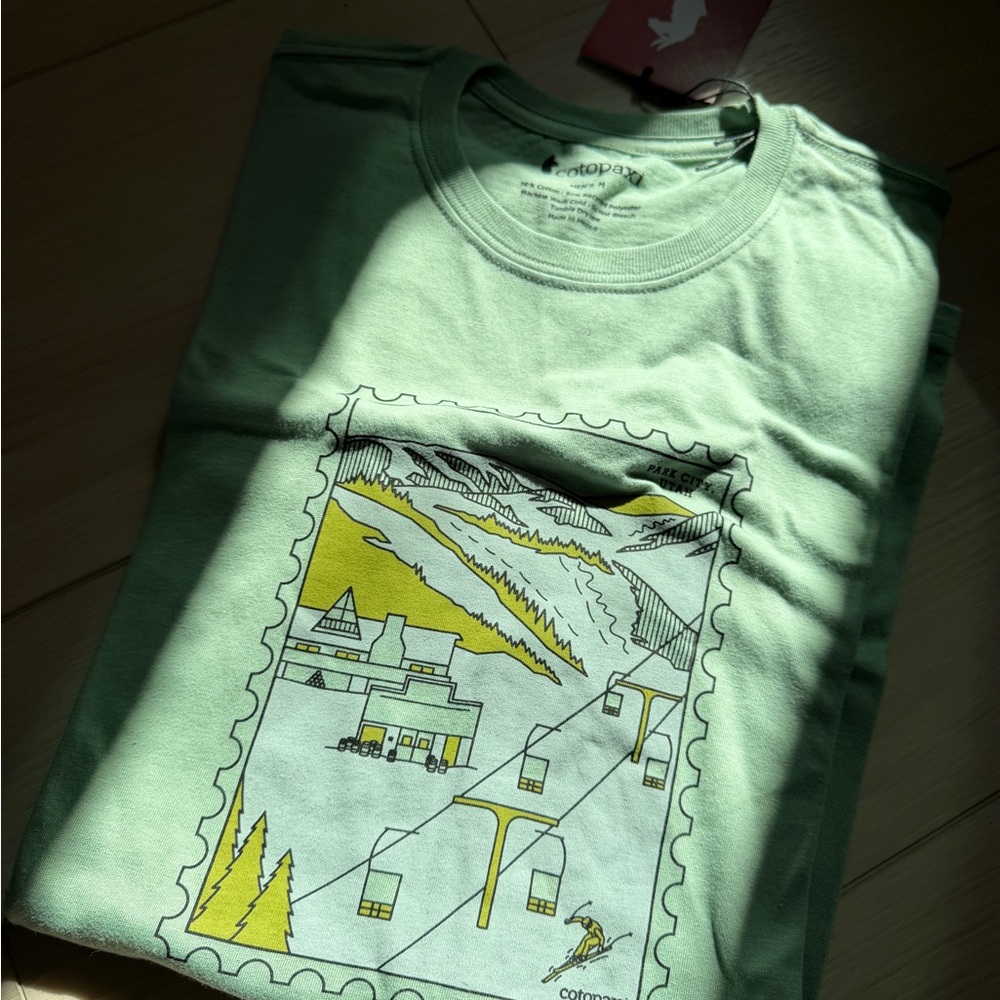 Cotopaxi Men’s Size M Park City Utah Graphic Tee Ski Resort Design NWT